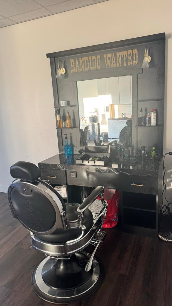 Kapper aangeboden, Knippen