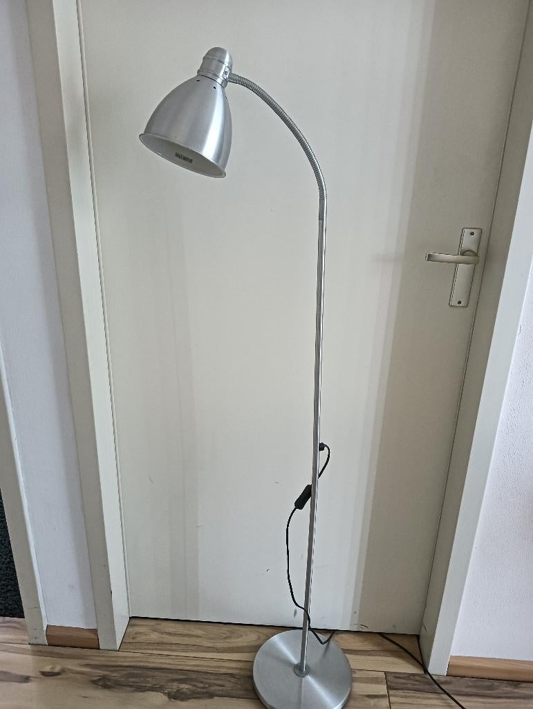 vloer/leeslamp, Huis en Inrichting, Lampen | Vloerlampen, 100 tot 150 cm, Neutraal, Ophalen of Verzenden, Zo goed als nieuw