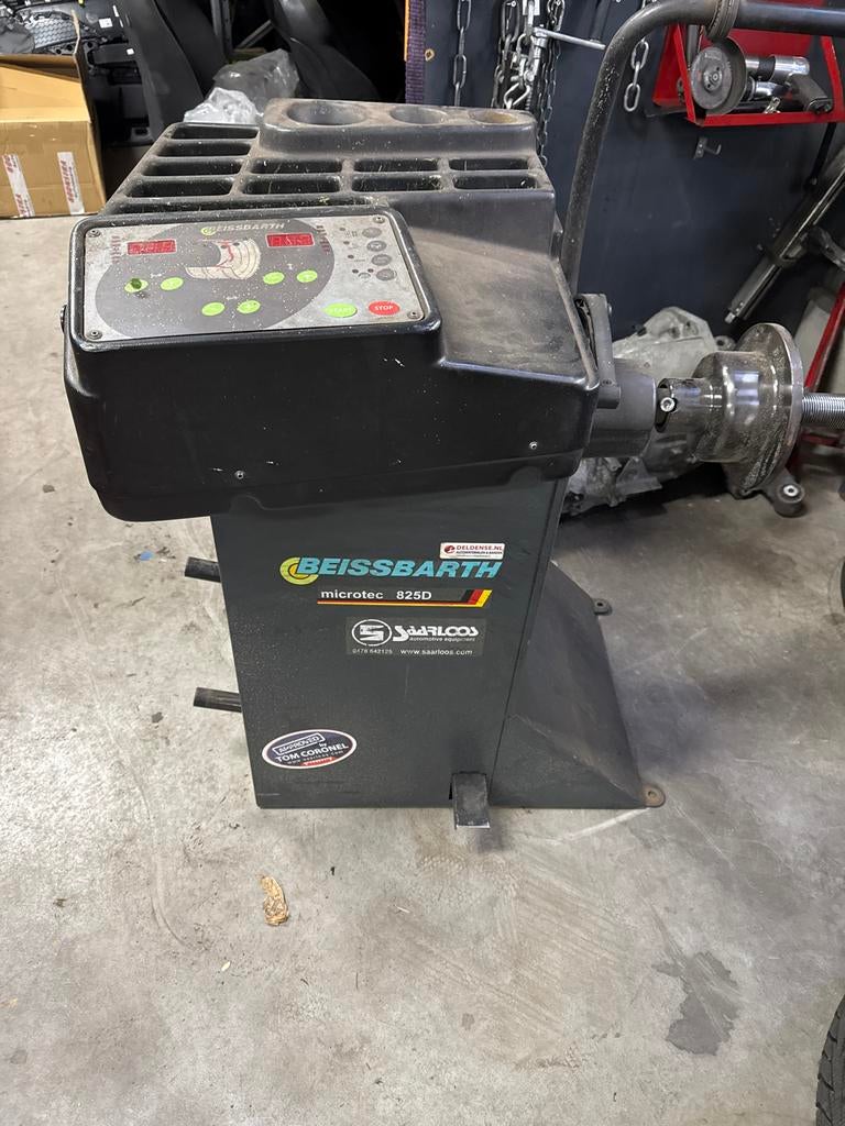 Beissbarth balanceer apparaat microtec 825D, Ophalen, Gebruikt