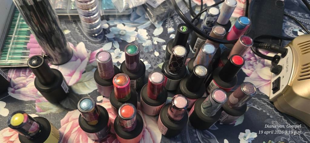 Gelnagellak, BIAB, acrylnagels en UV-lamp te koop, Gebruikt, Overige kleuren, Ophalen of Verzenden, Handen en Nagels