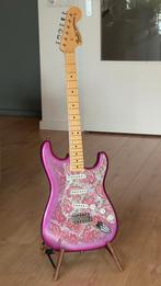 NIEUWE FENDER STRATOCASTER “Paisley” Pink, uitvoering 2025, Muziek en Instrumenten, Ophalen of Verzenden, Nieuw, Solid body, Fender