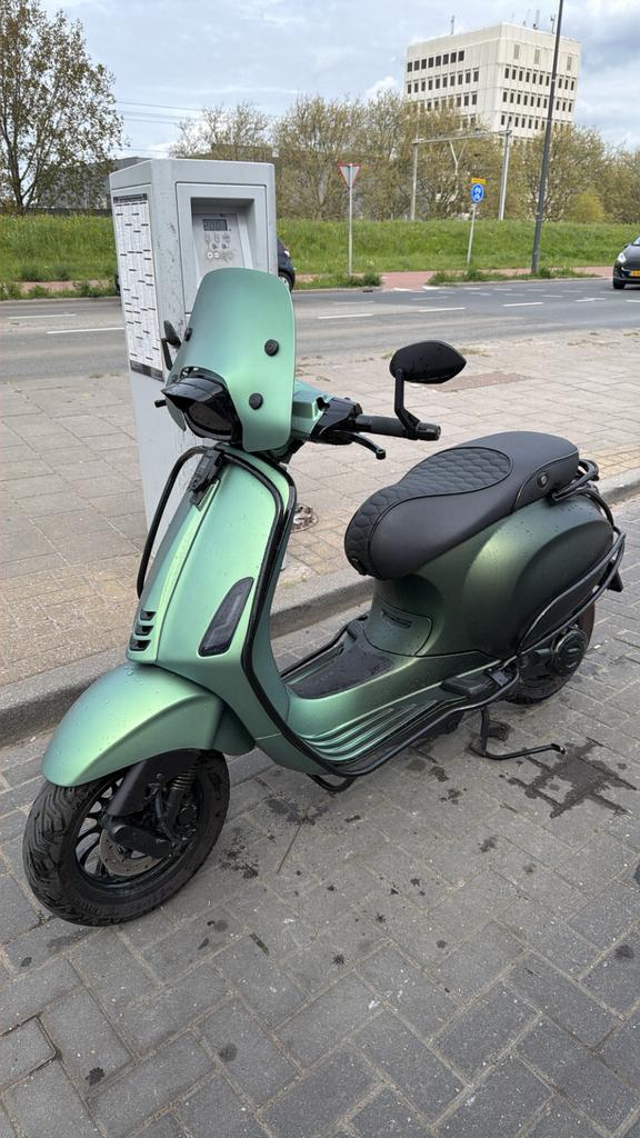 Vespa Sprint 2024 Brom! Custom "Overflow" Full Malossi 80cc!, Fietsen en Brommers, Scooters | Vespa, Zo goed als nieuw, Overige modellen