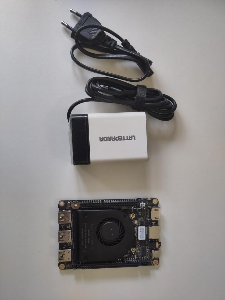 Lattepanda Alpha: m3-8100Y, 8GB RAM, Computers en Software, Moederborden, Overige typen, Ophalen of Verzenden