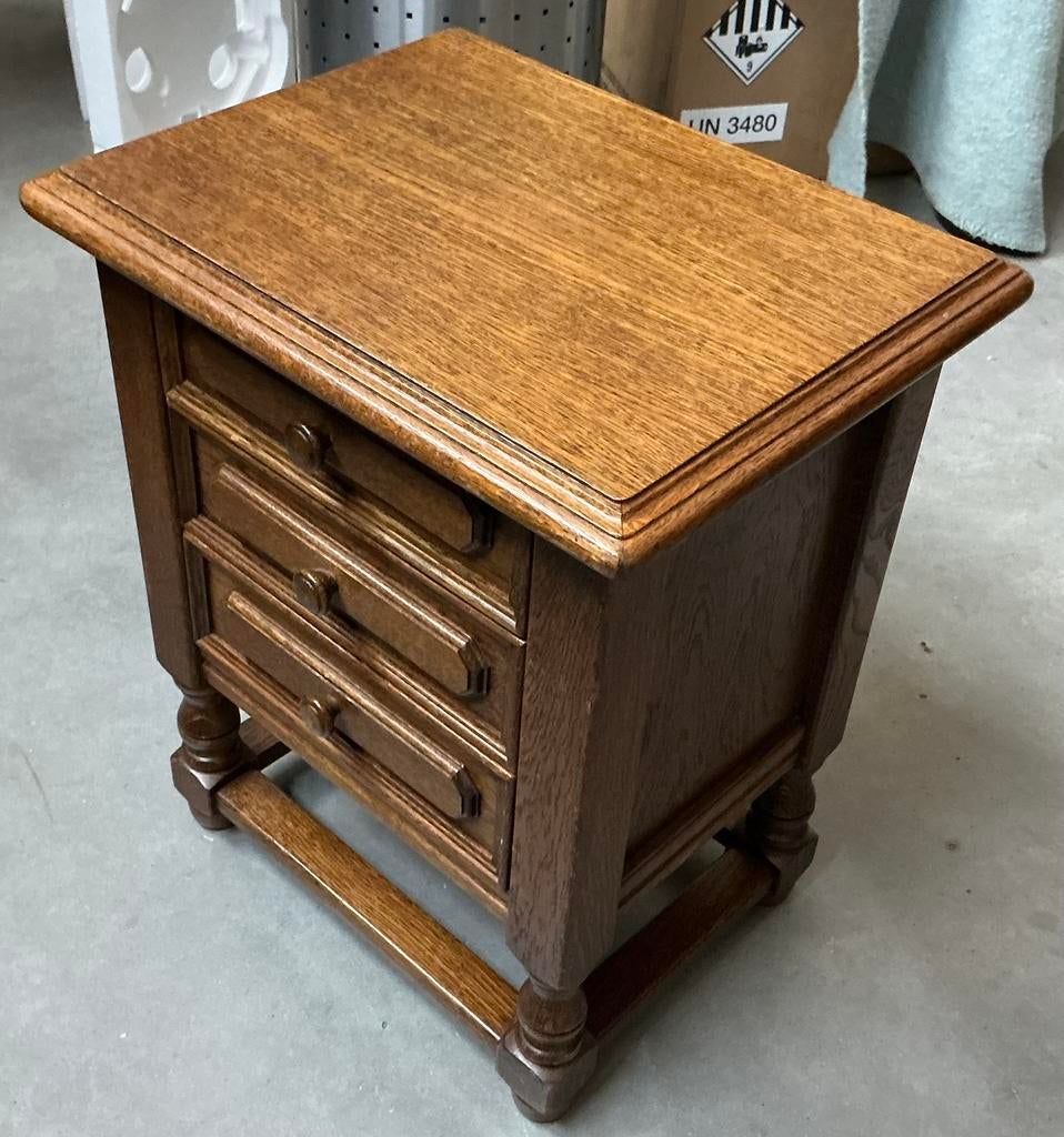 Oud massief eiken kastje met 3 laatjes, Antiek en Kunst, Antiek | Meubels | Kasten, Ophalen