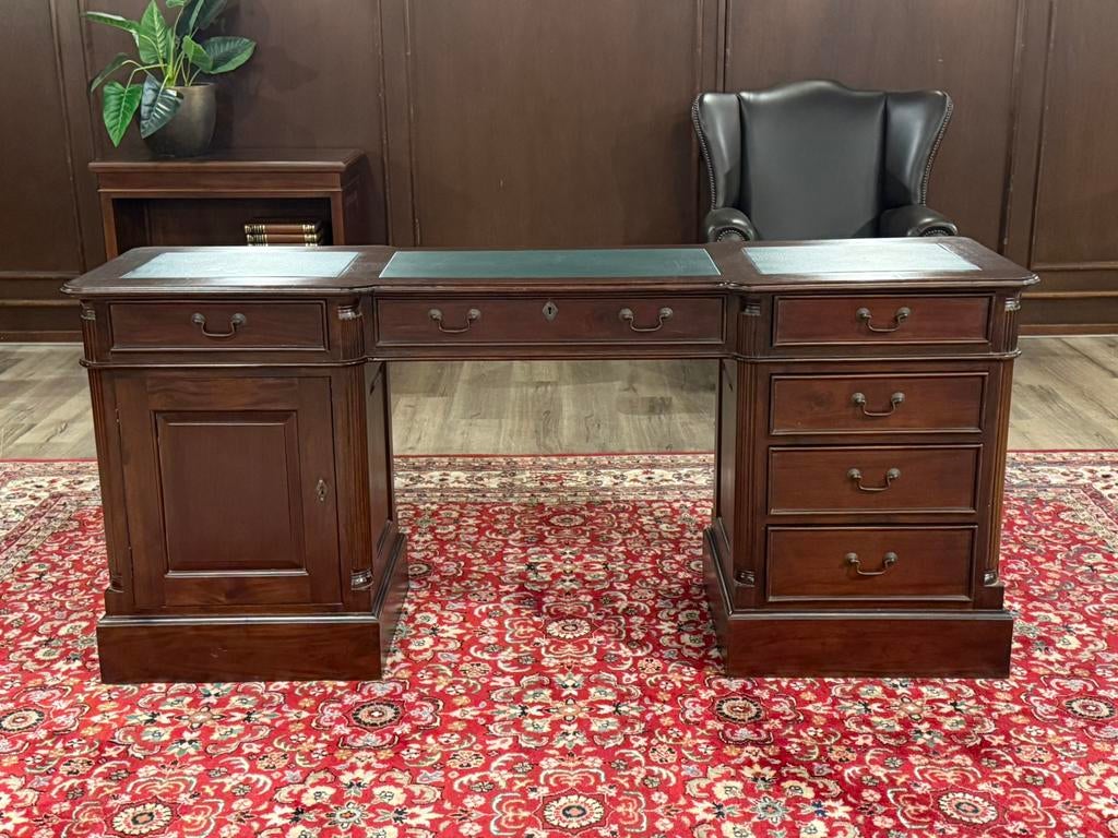 Klassiek Engels bureau #647, Overige typen, Bruin, Ophalen of Verzenden, Zo goed als nieuw