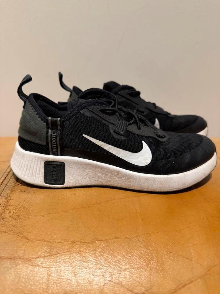 Nike Reposto kinderschoenen, maat 31, Kinderen en Baby's, Kinderkleding | Schoenen en Sokken, Ophalen, Zo goed als nieuw, Jongen of Meisje