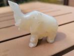 zeer mooie geslepen stenen olifant, Verzamelen, Beelden en Beeldjes, Ophalen of Verzenden, Zo goed als nieuw, Mens