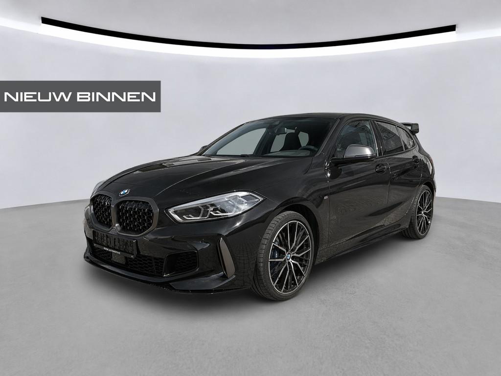 BMW 1-serie M135i xDrive High Executive Edition | M Performa, Auto's, BMW, 1998 cc, Gebruikt, 4 cilinders, Leder en Stof