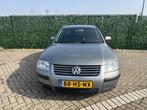 Volkswagen Passat 1.8 Turbo Trendline, Auto's, 1373 kg, Gebruikt, Zwart, 4 cilinders