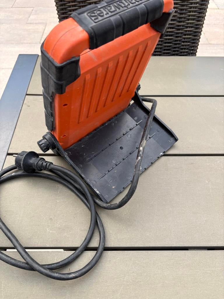 Smartwares LED Bouwlamp met stopcontact - 22W, 1800lm, Ophalen, Gebruikt, Minder dan 50 watt, Met statief