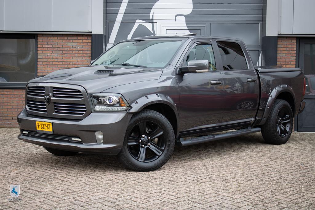 Dodge Ram 1500 5.7 V8 Quad Cab 6'4 / Lage Bijtelling / 300L, Auto's, Dodge, Automaat, Gebruikt, Origineel Nederlands, Bedrijf