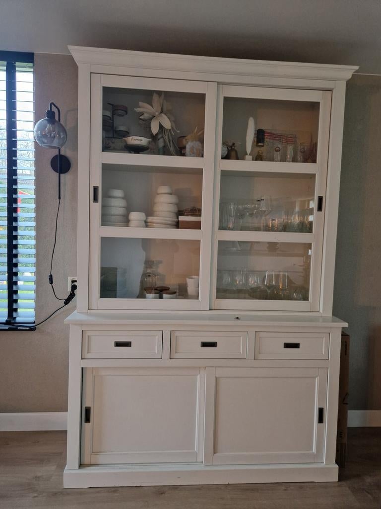 Crème wit buffetkast met 2 deuren en 3 lades, Ophalen