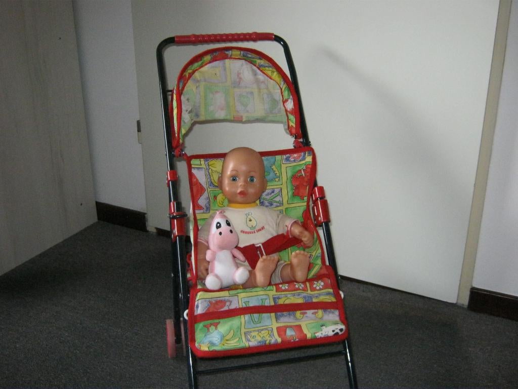 poppenwagen met pop, Ophalen, Zo goed als nieuw, Babypop