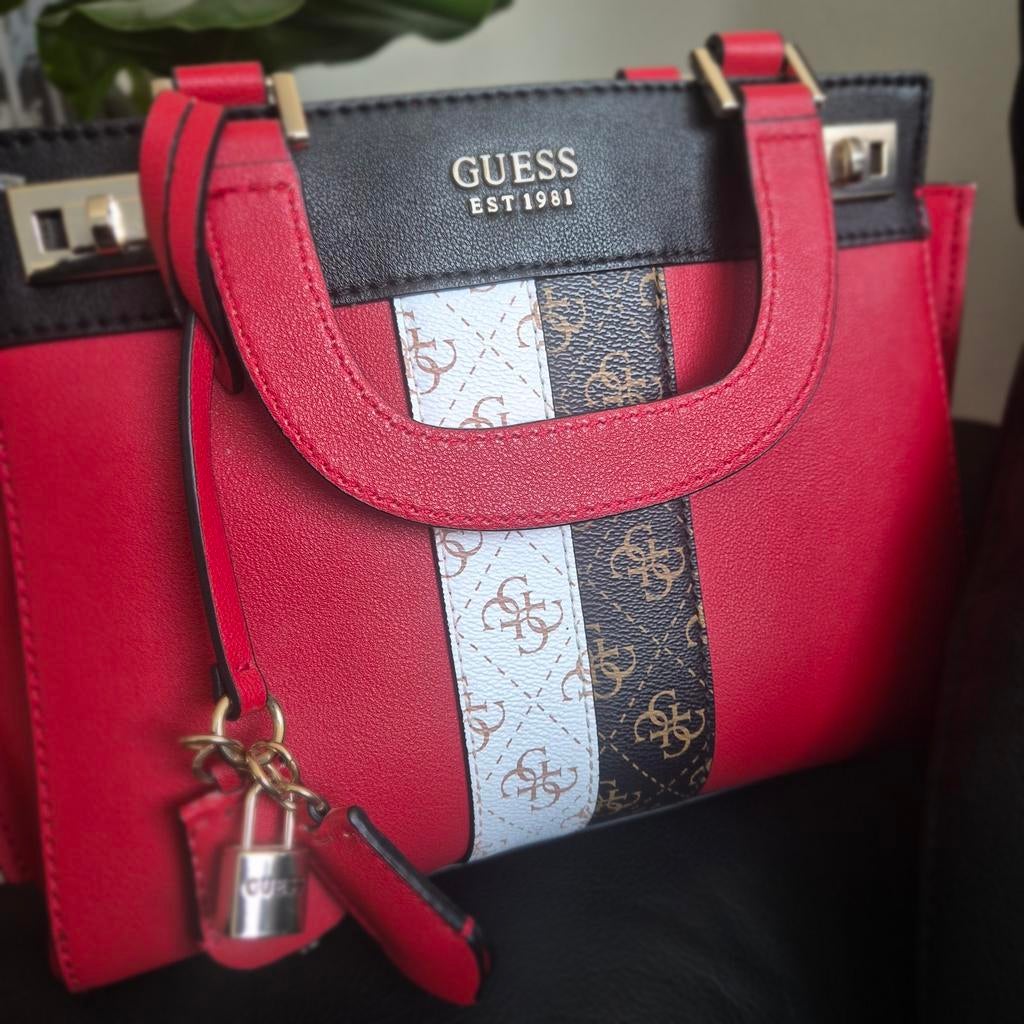 Stijlvolle Guess hand-/schoudertas rood/zwart, Sieraden, Tassen en Uiterlijk, Tassen | Damestassen, Ophalen of Verzenden, Zo goed als nieuw