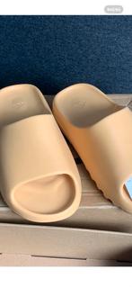 Adidas Yeezy Slides "Desert Sand, Ophalen of Verzenden, Nieuw