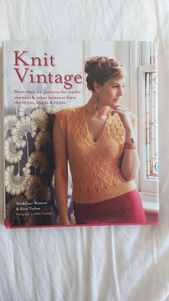 Knit Vintage: Meer dan 20 patronen uit de jaren '30-'50, Ophalen of Verzenden, Zo goed als nieuw, Breien, Patroon of Boek