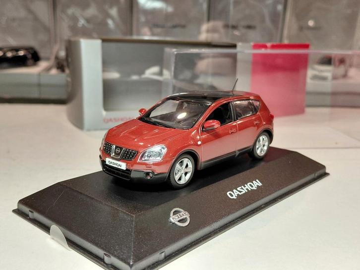 Nissan Qashqai mk1 (J10) 2006-2013 rood 1/43 J-collection, Hobby en Vrije tijd, Modelauto's | 1:43, Zo goed als nieuw, Auto, Kyosho