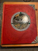 Drakologie - Het Complete Boek Over Draken, Ophalen of Verzenden, Zo goed als nieuw