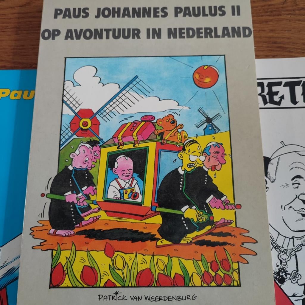 3 stripboeken over de paus, Meerdere stripboeken, Ophalen of Verzenden, Gelezen