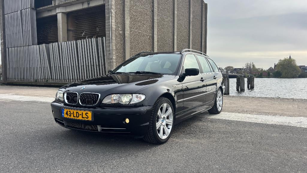 BMW E46 330i Touring 2002 - youngtimer, Auto's, Automaat, Beige, Zwart, Stationwagon