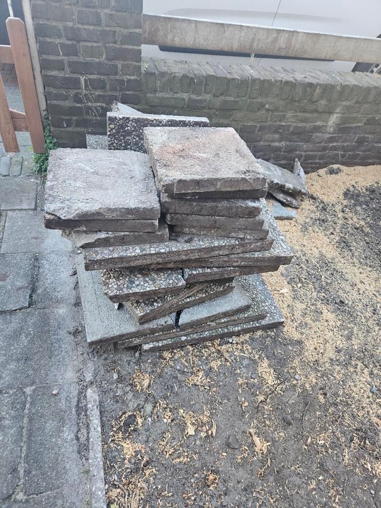 Gebruikte stenen voor tuin of oprit. Gratis, Tuin en Terras, Tegels en Klinkers, Ophalen, Gebruikt, Minder dan 5 m², Beton