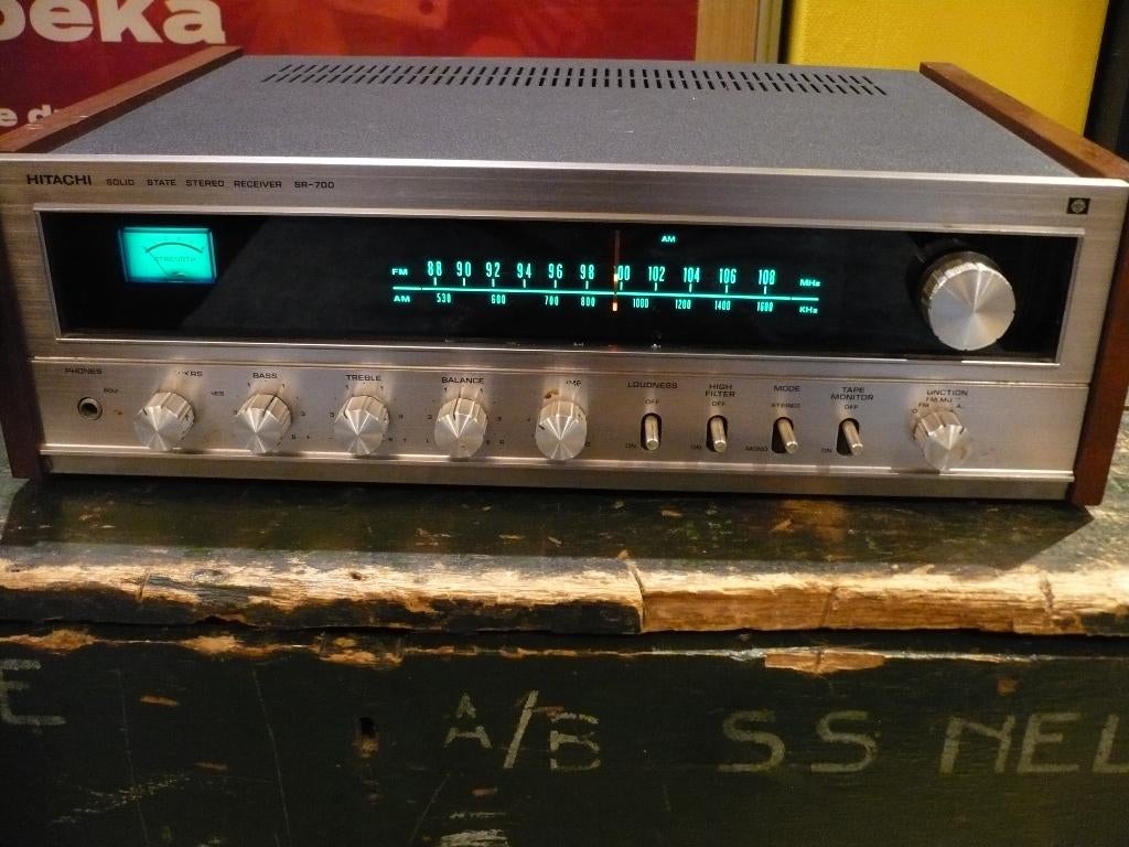 Hitachi SR 700 tunerversterker, Audio, Tv en Foto, Overige merken, Gebruikt, Ophalen of Verzenden, 60 tot 120 watt