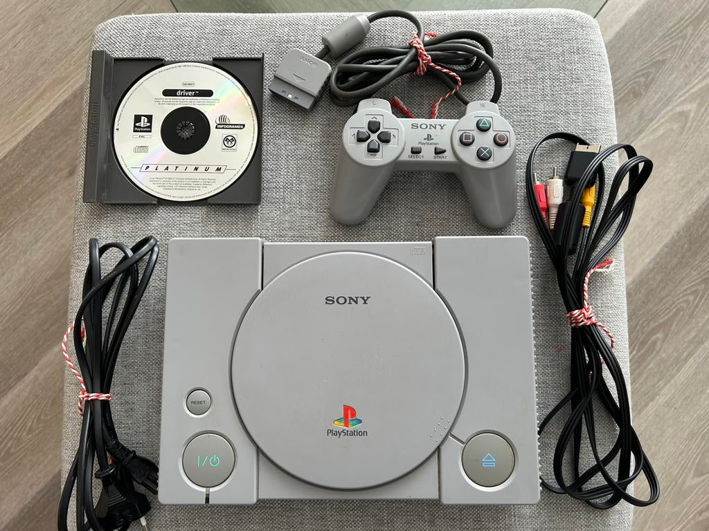 Playstation 1 spelcomputer / SCPH-5552 / PS1 / Original, Ophalen of Verzenden, Zo goed als nieuw, Met 1 controller
