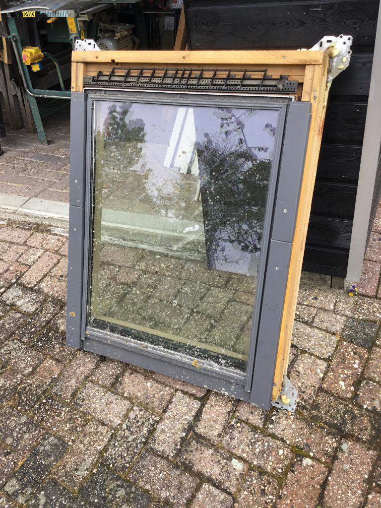 Dakraam velux ggl m04, Doe-het-zelf en Verbouw, Ophalen, Gebruikt, Minder dan 80 cm, 80 tot 120 cm