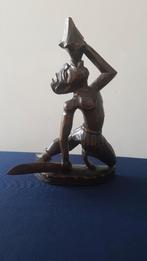 Houten afrikaans beeld, mooi houtsnijwerk, 27,5 cm h, Antiek en Kunst, Kunst | Beelden en Houtsnijwerken, Ophalen of Verzenden
