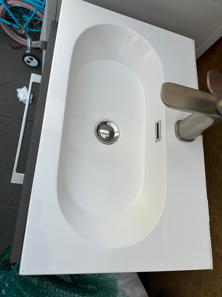 Witte wastafel met kraan Aquazuro, Ophalen, Gebruikt, Wit, Overige typen