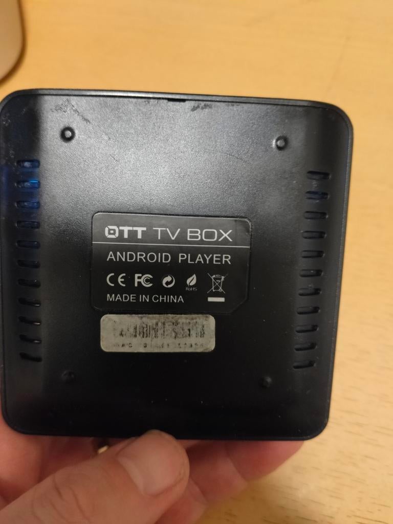 Famibox OTT TV Box Android Player, Ophalen of Verzenden, Gebruikt, Met scherm