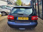Volvo V40 1.8 Europa APK 04-2027 & 1e Eigenaar, Auto's, Zwart, 4 cilinders, Blauw, Leder en Stof