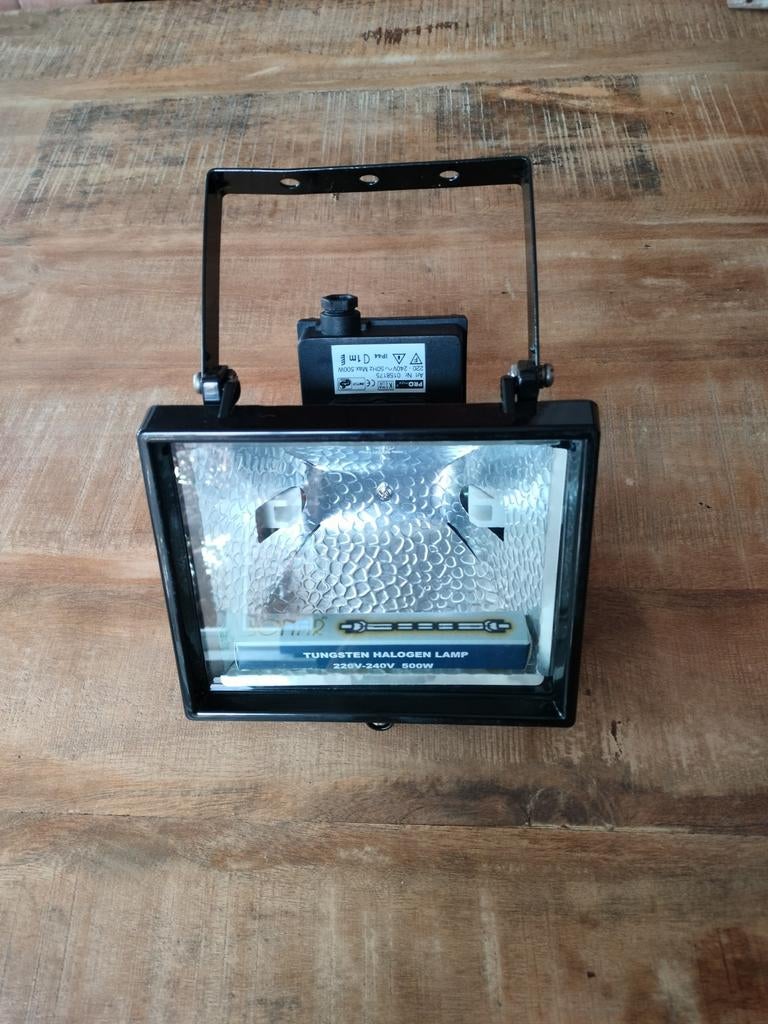 Nieuwe halogeenstraler 500W met doos, Ophalen of Verzenden, Nieuw, 500 watt of meer, Lamp met armatuur