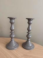 Kandelaar kleur Taupe. Hoogte 24cm, diameter voet 11cm., Ophalen of Verzenden, Keramiek of Aardewerk