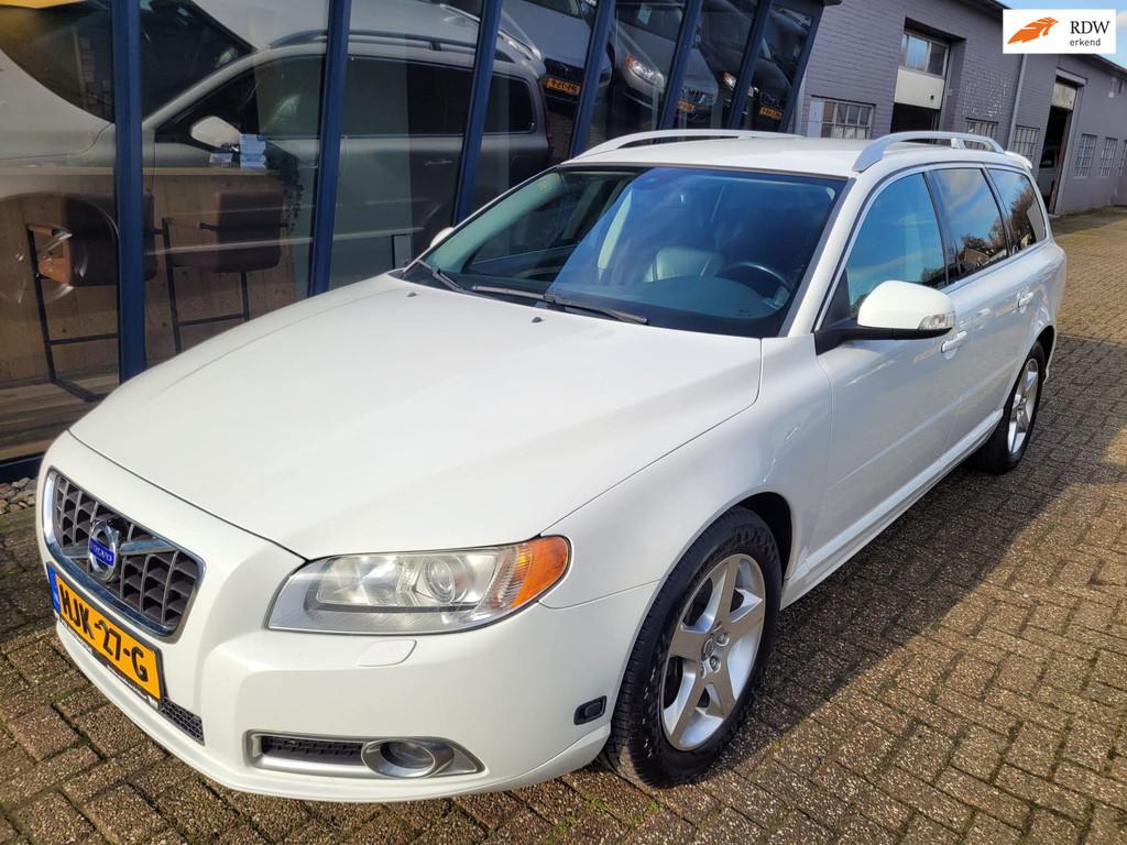 Volvo V70 2.5FT Summum 230PK LEER / ECC / PDC / YOUNGTIMER, Auto's, Gebruikt, Zwart, Handgeschakeld, Onderhoudsboekje