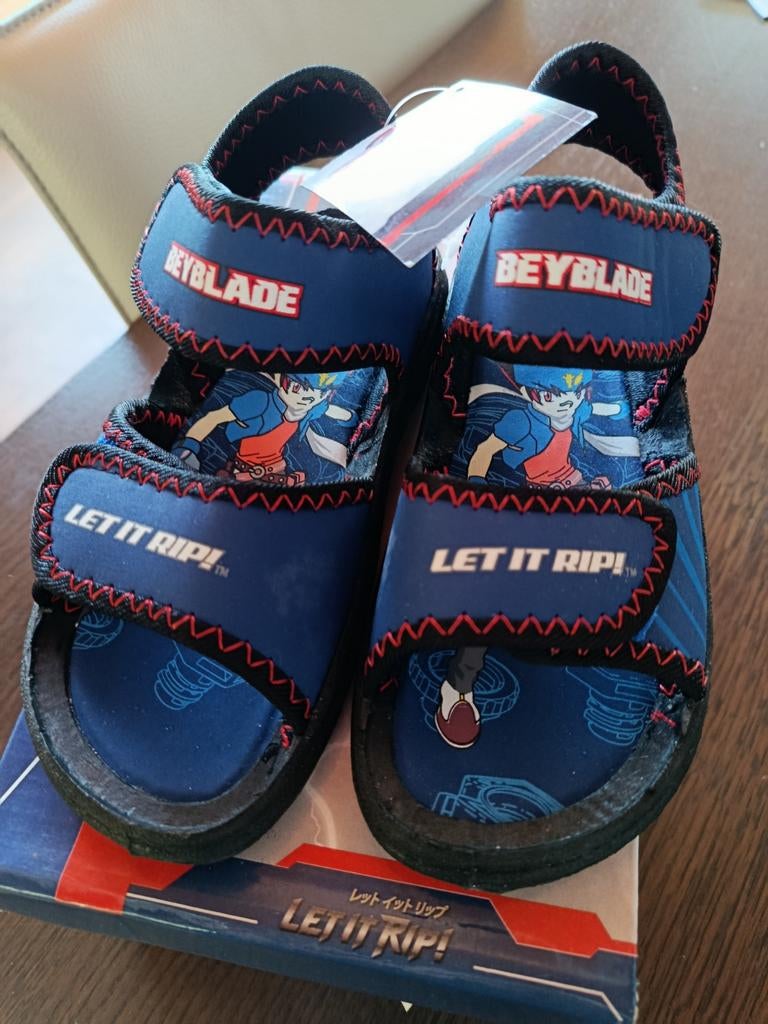 Nieuwe Beyblade sandalen  - Maat 28 Nieuw, Schoenen, Nieuw, Ophalen of Verzenden, Jongen