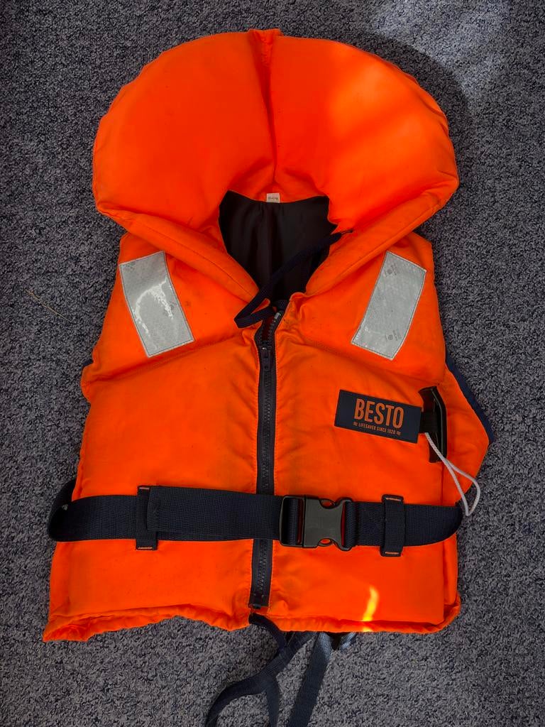 Besto zwemvest 30-40 kg, Ophalen of Verzenden, Zo goed als nieuw, Kind, Reddingsvest of Zwemvest