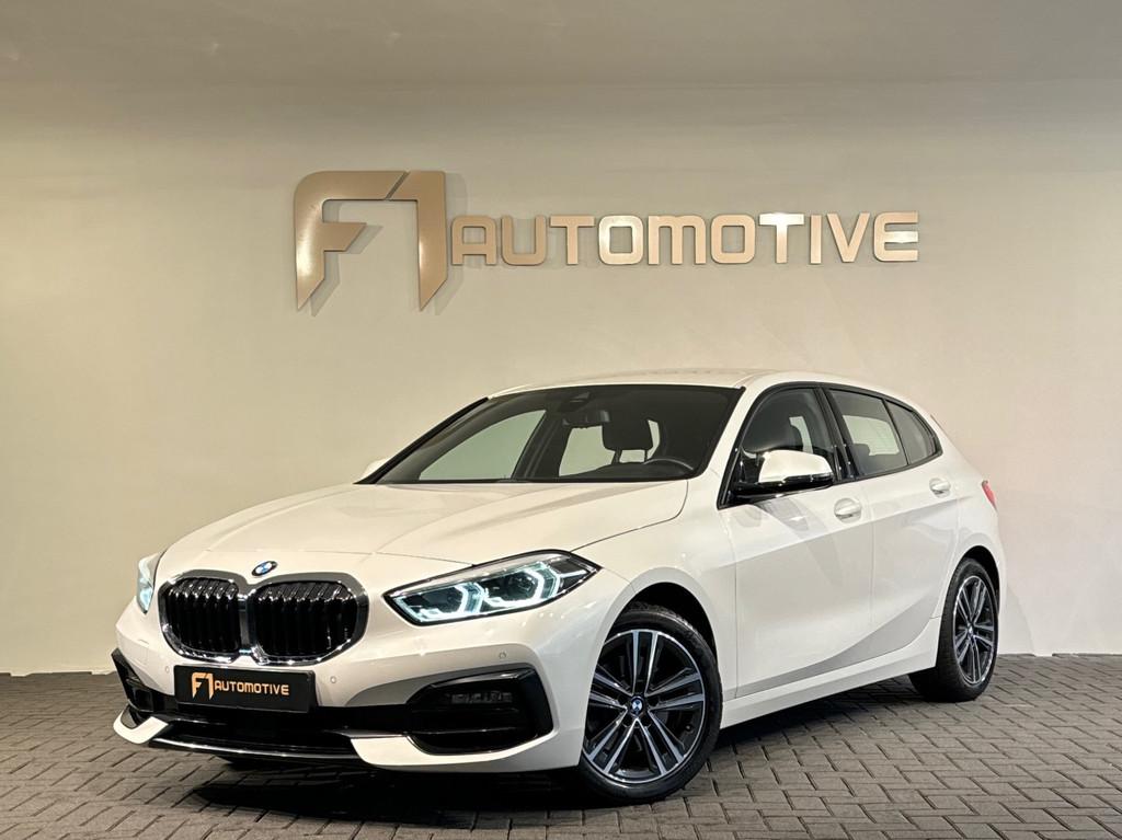 BMW 1-serie 118i High Executive M Sport Sfeer|CarPlay|NAP, Lichtsensor, Gebruikt, Leder en Stof, Wit