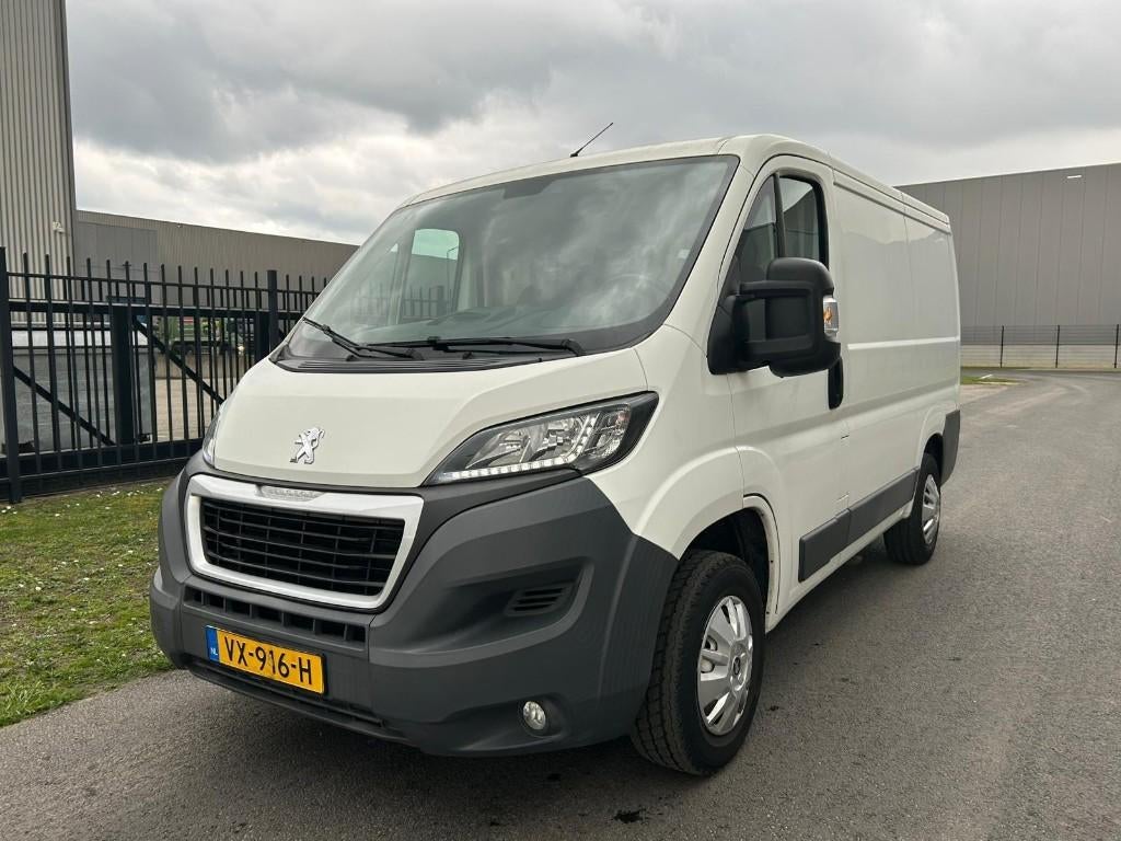 Peugeot Boxer GB 330 L1H1 HDI 110PK 2016 68.000 KM NAP AIRCO, Auto's, Voorwielaandrijving, Euro 5, Zwart, 4 cilinders