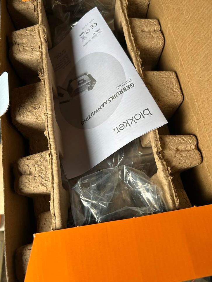 Blokker Friteuse 3 Liter - Nieuw in Doos, Witgoed en Apparatuur, Frituurpannen, Nieuw, 2 tot 3 liter, Uitneembare binnenpan, Ophalen