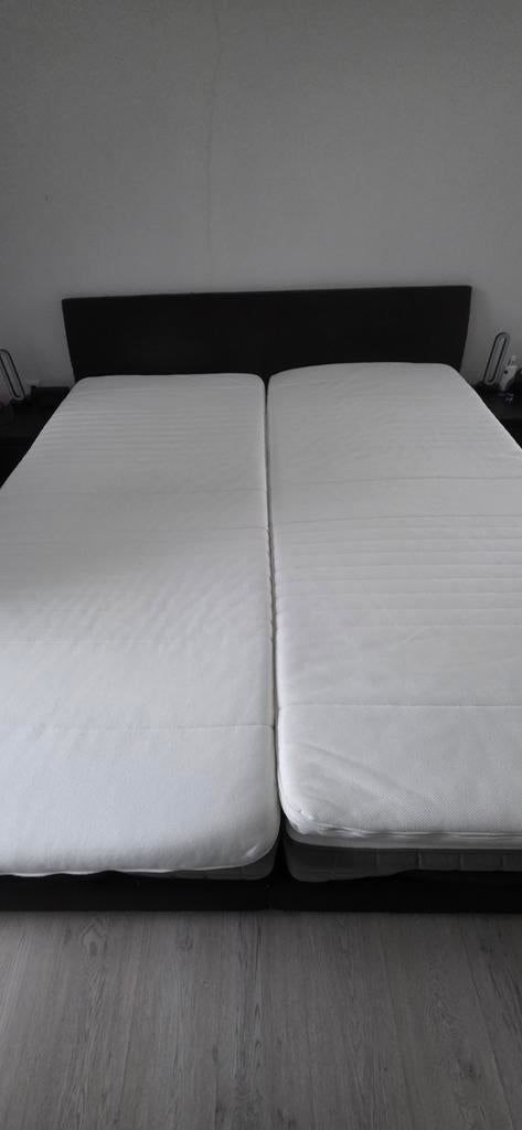 Boxspring met elektrisch verstelbare lattenbodem, Ophalen, Gebruikt, Zwart, Tweepersoons