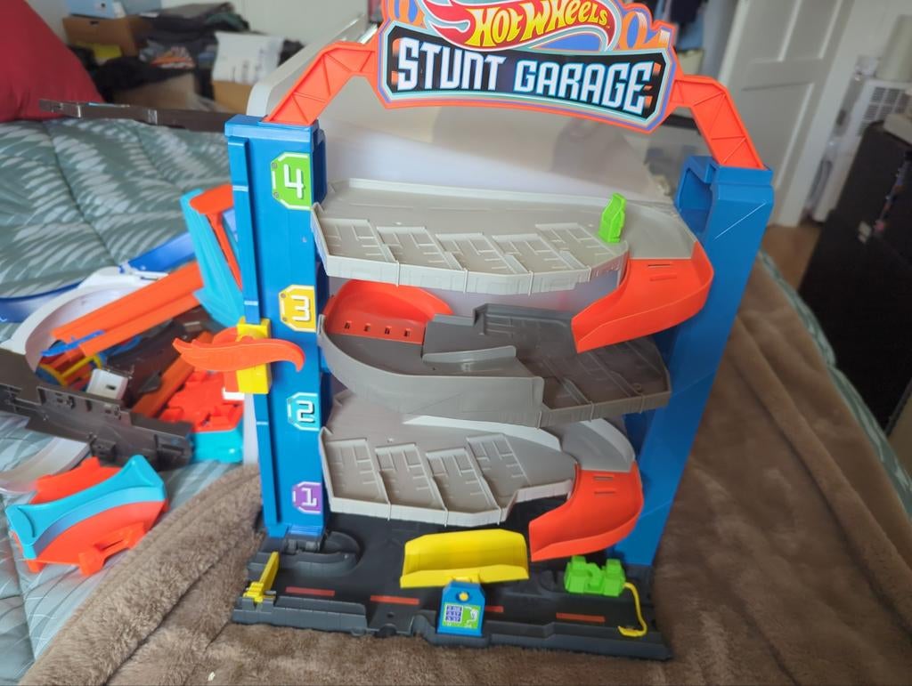 Hot Wheels Stunt Garage met curver vol onderdelen, Kinderen en Baby's, Speelgoed | Racebanen, Ophalen