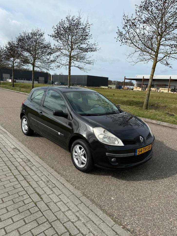 Renault Clio | Nieuwe APK | Goed onderhouden, Auto's, Renault, Particulier, Clio, Benzine, B, Hatchback, Handgeschakeld, Origineel Nederlands