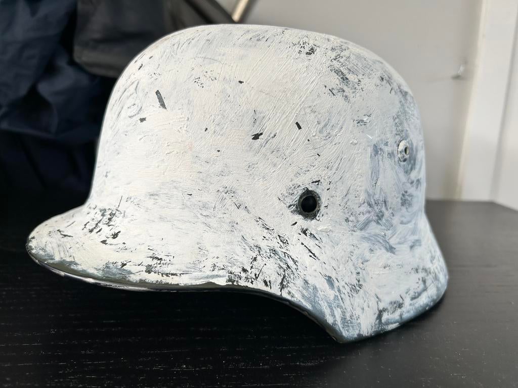 Replica Duitse ww2 helmschaal met winter camouflage, Verzamelen, Militaria | Tweede Wereldoorlog, Ophalen of Verzenden, Landmacht