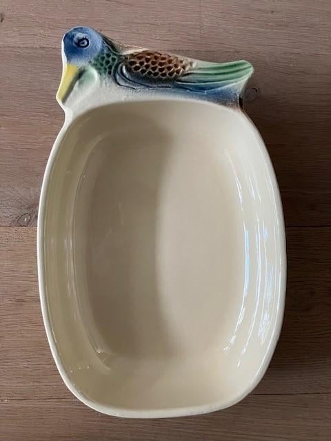 Oude aardewerken  schaal Frans met eend barbotine/majolica, Ophalen of Verzenden