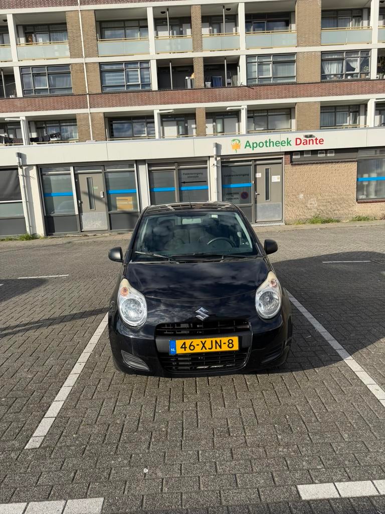 Suzuki Alto 1.0 2012 Zwart, Auto's, Suzuki, Voorwielaandrijving, 200 kg, 4 stoelen, Origineel Nederlands