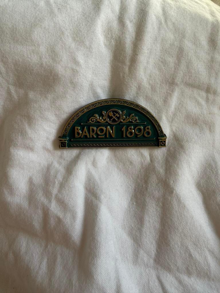 Efteling Baron 1898 Pin Speld, Ophalen of Verzenden, Zo goed als nieuw, Button of Speldje