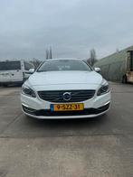 Volvo V60 Plug Hybrid Automaat Dealer onderhouden APK 02-27, Auto's, Mercedes-Benz, Particulier, Te koop