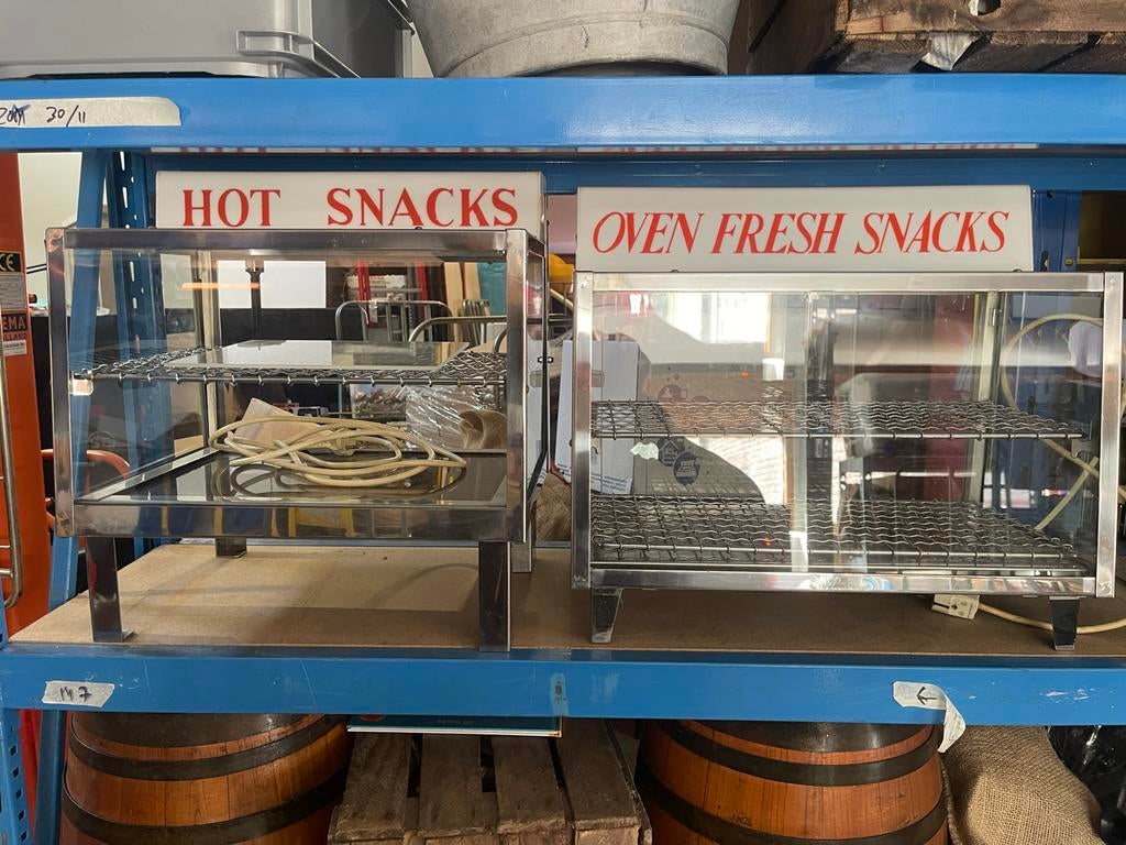 2 Vintage Warmhoudvitrines: 'Oven Fresh Snacks' & 'Hot Snack, Ophalen, Gebruikt
