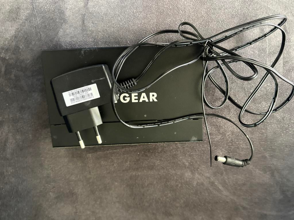 Netgear GS308E Managed Switch - 8-poorts Gigabit Ethernet, Computers en Software, Netwerk switches, Ophalen of Verzenden, Zo goed als nieuw
